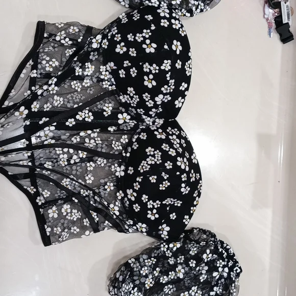 Corset - Picture 7 of 8